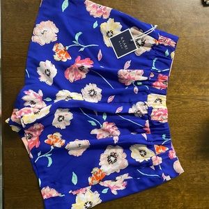 NWT Kaari Blue floral blue shorts